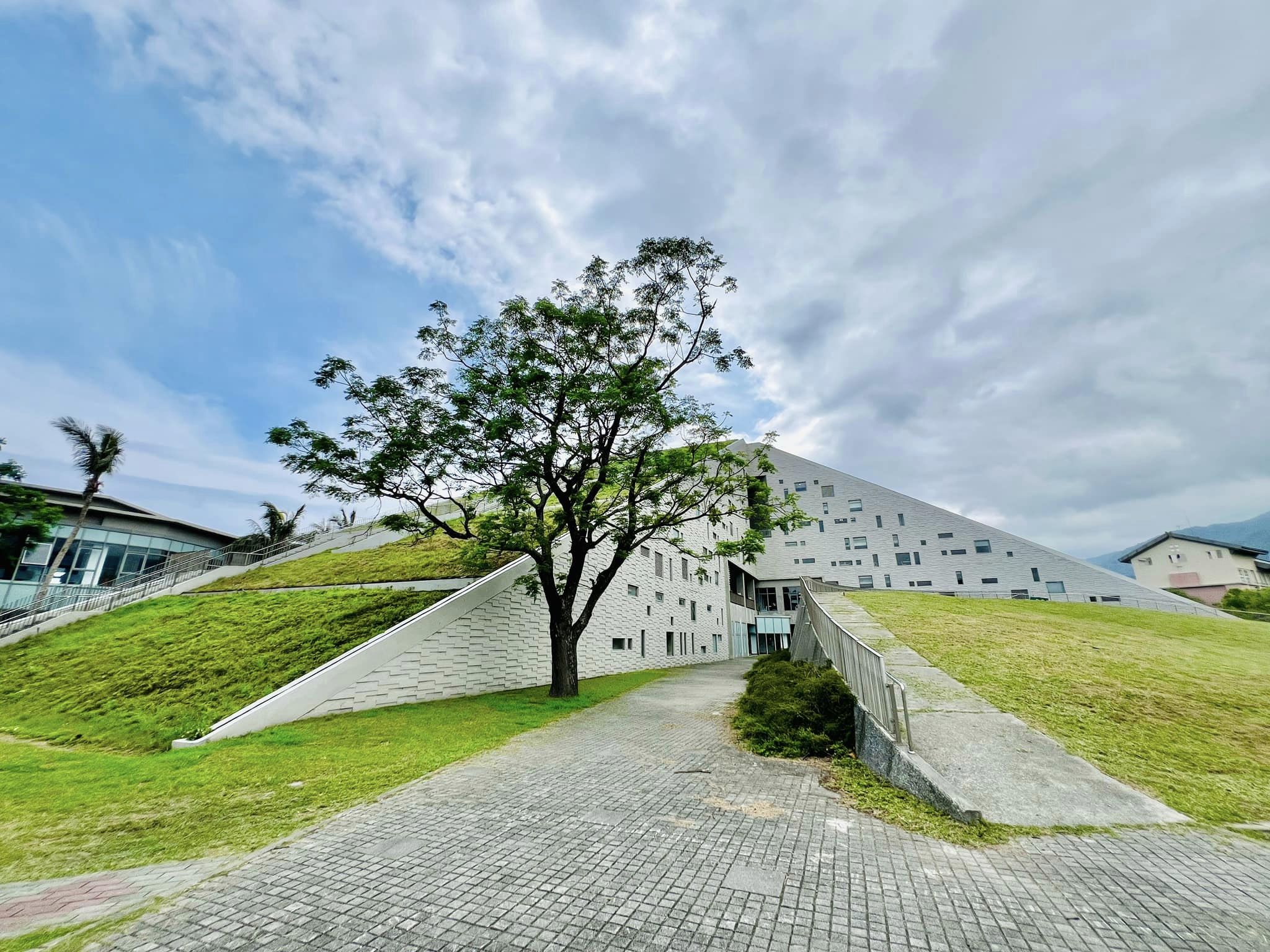 台東,知本,台東大學知本校區,標註性建築,山海戀單車