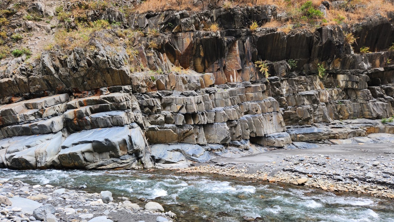 屏東,霧台,哈尤溪,溫泉,彩岩,魯凱族,原住民文化,自然景觀,山海戀單車