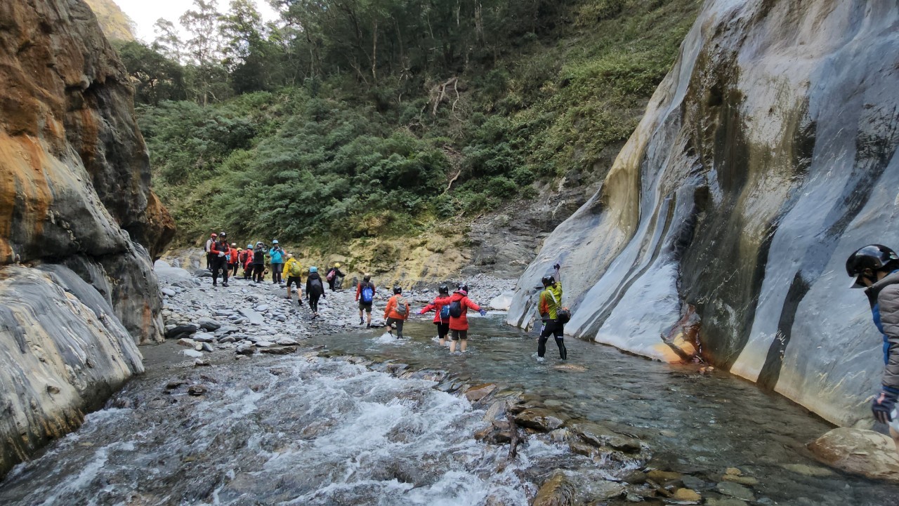 屏東,霧台,哈尤溪,溫泉,彩岩,魯凱族,原住民文化,自然景觀,山海戀單車