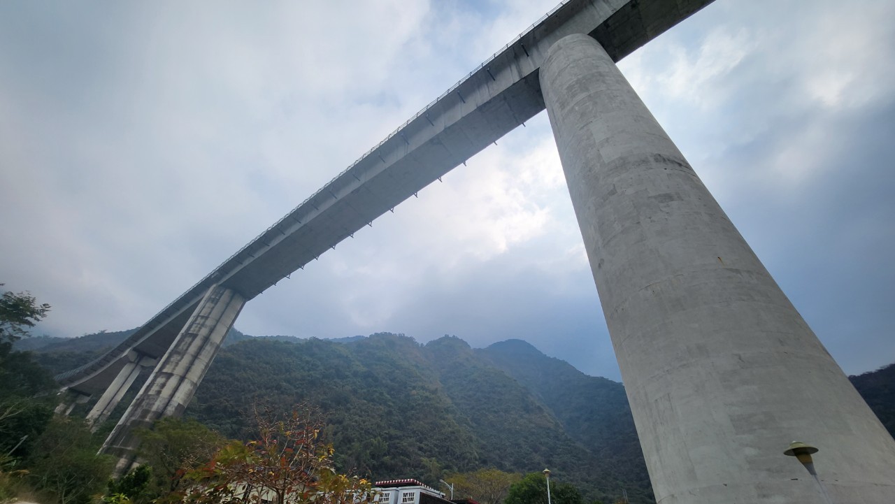 屏東,霧台,三地門,谷川大橋,魯凱族,原住民文化,全國第一高橋墩,橋樑,山海戀單車