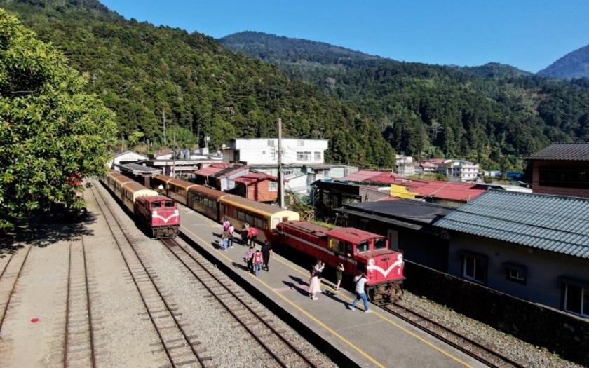 【2025/12/07_阿里山雙鐵（鐵馬鐵道）騎旅4日】拜訪18個阿里山鐵路車站，結合鐵馬與鐵道的獨特體驗，騎行與健行交替。
