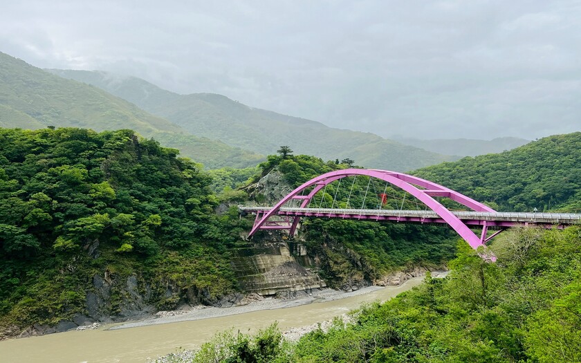 運動與健康,單車騎行,單車旅行,台灣車友,海外車友騎台灣,山海戀單車,台灣脊梁山脈新雙塔縱騎,剖地瓜,單車看見台灣,精彩回顧, 剖地瓜,巴陵雙橋,榮華大壩,復興雙橋,明池山莊,幸運777,達漾咖啡,飛亞蘭休息站,太平山森活趣農場,補給幸福感