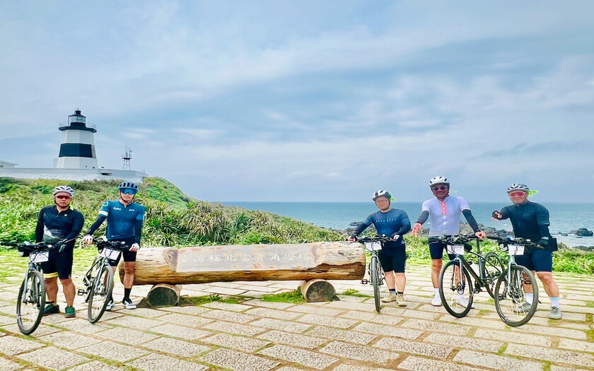 運動與健康,單車騎行,單車旅行,香港車友,海外車友騎台灣,山海戀單車,專案訂製,三貂富貴東北雙塔,單車看見台灣,精彩回顧,富貴角燈塔,燭台雙嶼,金山田園自行車道,麟山鼻自行車道,芝蘭公園海上觀景台,淡海情人橋