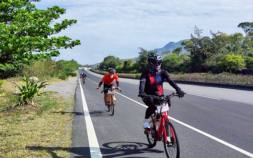 運動與健康,單車騎行,單車旅行,台灣車友,海外車友騎台灣,山海戀單車,台灣脊梁山脈新雙塔縱騎,剖地瓜,單車看見台灣,精彩回顧,枋山海豚灣,車城福安宮,恆春東門,風吹砂,鵝鑾鼻燈塔