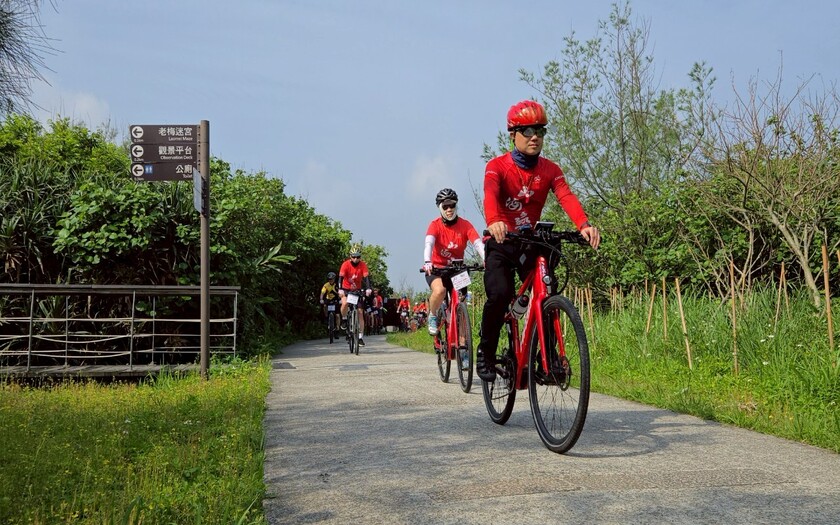 運動與健康,單車騎行,單車旅行,CyclingTaiwan,CyclingAdventure,CustomTourGroup,加拿大車友,海外車友騎台灣,山海戀單車,專案訂製,脊梁山脈新雙塔縱騎,剖地瓜,單車旅遊,自行車旅遊,富貴角燈塔,芝蘭海上觀景台,關渡大橋,成蘆橋下東西南北石,新月廣場,三峽五寮河