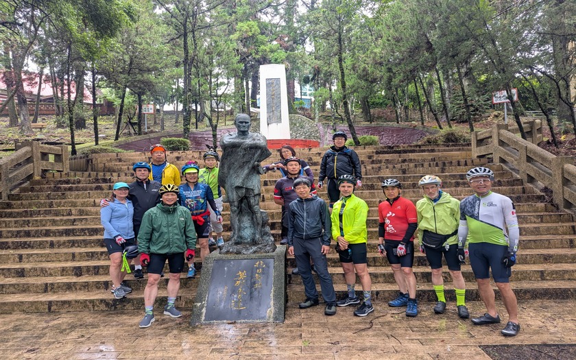 運動與健康,單車騎行,單車旅行,CyclingTaiwan,CyclingAdventure,CustomTourGroup,OverseasCyclistsInTaiwan,加拿大車友,海外車友騎台灣,山海戀單車,專案訂製,脊梁山脈新雙塔縱騎,剖地瓜,單車旅遊,自行車旅遊,武嶺,霧社事件,台灣地理中心碑