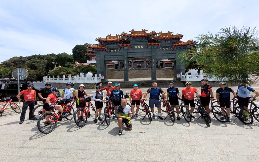  運動與健康,單車騎行,單車旅行,CyclingTaiwan,CyclingAdventure,CustomTourGroup,OverseasCyclistsInTaiwan,加拿大車友,海外車友騎台灣,山海戀單車,專案訂製,脊梁山脈新雙塔縱騎,剖地瓜,單車旅遊,自行車旅遊,福順宮,日月潭,梅子夢工廠,東埔日月雙橋,沙里仙溫泉
