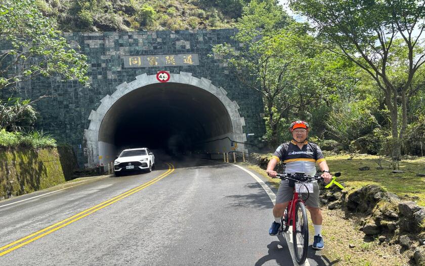 運動與健康,單車騎行,單車旅行,CyclingTaiwan,CyclingAdventure,CustomTourGroup,OverseasCyclistsInTaiwan,加拿大車友,海外車友騎台灣,山海戀單車,專案訂製,脊梁山脈新雙塔縱騎,剖地瓜,單車旅遊,自行車旅遊,玉山觀景台,夫妻樹,塔塔加遊客中心,鹿林神木,特富野,阿里山,迷湖步道,石桌an,加拿大車友,海外車友騎台灣,山海戀單車,專案訂製,脊梁山脈新雙塔縱騎,剖地瓜,單車旅遊,自行車旅遊,福順宮,日月潭,梅子夢工廠,東埔日月雙橋,沙里仙溫泉