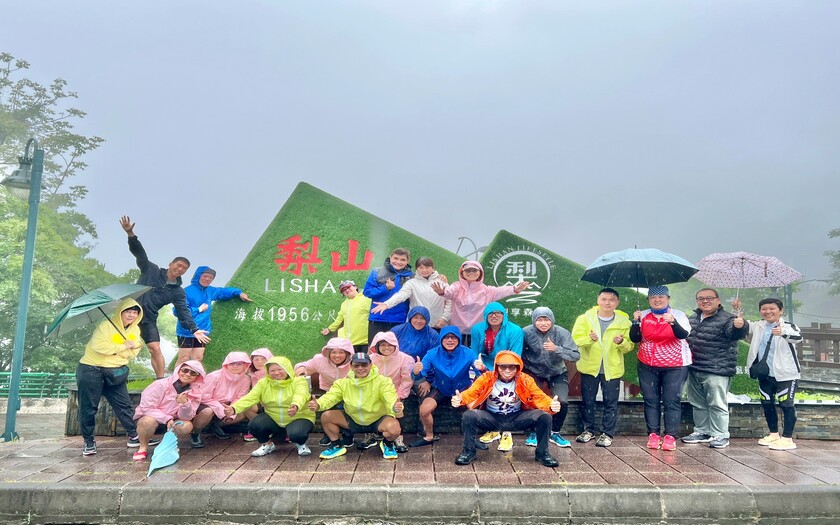 運動與健康,單車騎行,單車旅行,CyclingTaiwan,CyclingAdventure,CustomTourGroup,OverseasCyclistsInTaiwan,新加坡車友,海外車友騎台灣,山海戀單車,專案訂製,北進武嶺,日月潭,思源埡口,南湖大山登山口,陵后宮,環山部落,清泉橋,張雨生之家,梨山楓之谷1956秘密花園