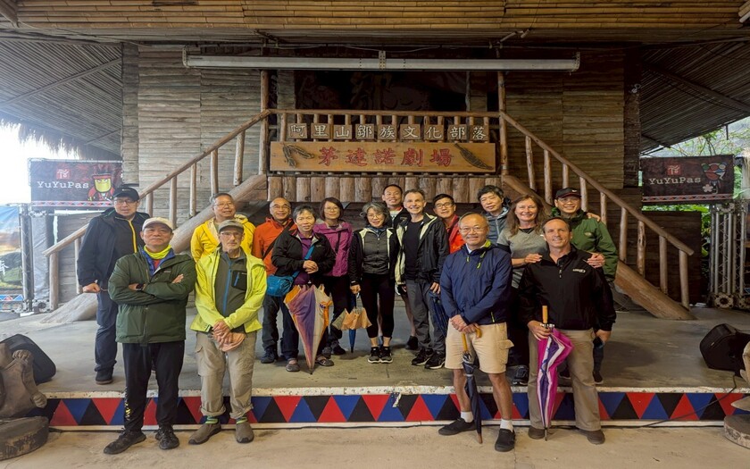 運動與健康,單車騎行,單車旅行,CyclingTaiwan,CyclingAdventure,CustomTourGroup,OverseasCyclistsInTaiwan,加拿大車友,海外車友騎台灣,山海戀單車,專案訂製,脊梁山脈新雙塔縱騎,剖地瓜,單車旅遊,自行車旅遊,得恩亞納,八八風災重建,奮起湖車站,四方竹,奮起湖便當,阿里山高山茶,優遊吧斯,鄒族文化,高山青