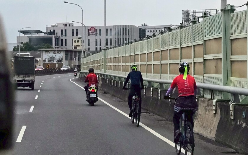 運動與健康,單車騎行,單車旅行,CyclingTaiwan,CyclingAdventure,單車看見台灣,另類單車環島,南北橫山海線,單車環島,單車旅遊,自行車旅遊,海外車友騎台灣,愛騎愛玩愛台灣,biketour,CyclingTaiwan,BicycleTravel,獅潭義民廟,大湖酒莊草莓文化館,鯉魚潭水庫觀景台,東豐綠廊自行車道,0蛋月台,美方芋冰城