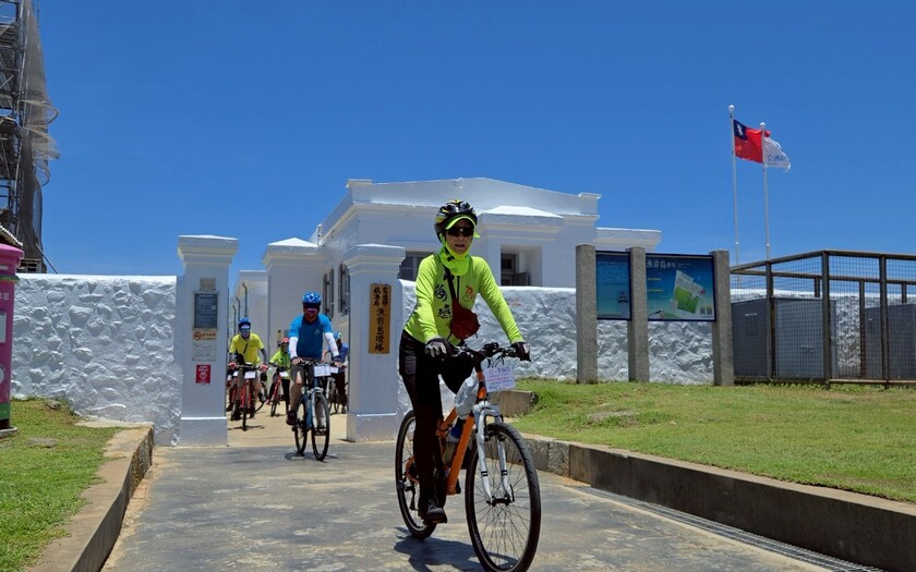 運動與健康,單車騎行,單車旅行,CyclingTaiwan,CyclingAdventure,單車看見台灣,BicycleTravel,花火鐵馬跳島趣,澎湖單車旅行,小門嶼鯨魚洞,西嶼東台古堡,大菓葉玄武岩,二崁聚落,通樑大古榕,跨海大橋,觀音亭,天后宮,四眼井