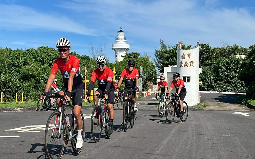 CyclingTaiwan,CyclingAdventure,單車看見台灣,台灣旅遊,單車騎行台灣,山海戀單車,脊梁山脈新雙塔縱騎,雙塔縱騎挑戰,愛騎愛玩愛台灣,鵝鑾鼻燈塔,恆春東門孤棚,屏東可可巧克力園區,水門夜市