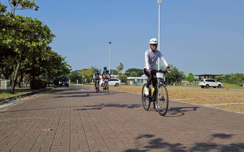 CyclingTaiwan,CyclingAdventure,單車看見台灣,台灣旅遊,單車騎行台灣,海外車友遊台灣,赤崁樓,藍晒圖文創園區,水交社文化園區,黑橋牌香腸博物館,興達港情人碼頭,蔡家牛肉湯