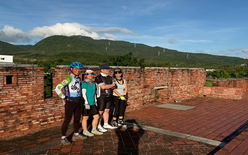 CyclingTaiwan,CyclingAdventure,單車看見台灣,台灣旅遊,單車騎行台灣,海外車友遊台灣,山海戀單車,琅嶠卑南古道,恆春古城,龜山步道,車城福安宮,池上便當,屏鵝公路