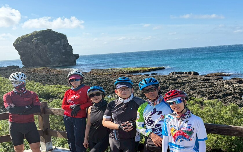 CyclingTaiwan,CyclingAdventure,單車看見台灣,台灣旅遊,單車騎行台灣,海外車友遊台灣,琅嶠卑南古道,阿塱壹古道,墾丁船帆石,沙島貝殼砂,台灣最南點,風吹砂,滿州圓環 ,掌葉蘋婆樹,港仔大沙漠,旭海沙灘