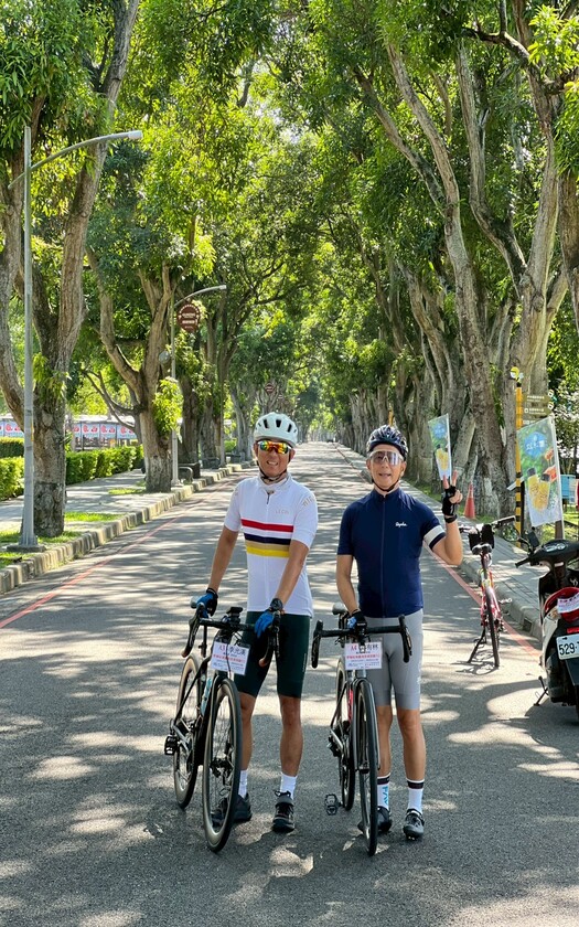 CyclingTaiwan,CyclingAdventure,單車看見台灣,台灣旅遊,單車騎行台灣,海外車友遊台灣,嘉南風景,古坑綠色隧道,大埔社區,桶頭吊橋,萬年峽谷