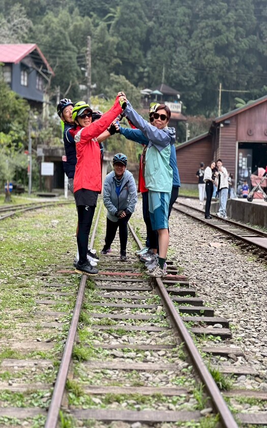 CyclingTaiwan,CyclingAdventure,單車看見台灣,台灣旅遊,單車騎行台灣,海外車友遊台灣,得恩亞納,來吉部落,寒溪尼,奮起湖,大凍山,鄒族文化,梅園樓飯店