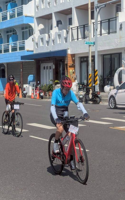 CyclingTaiwan,CyclingAdventure,單車看見台灣,台灣旅遊,單車騎行台灣,海外車友遊台灣,剖地瓜,枋山海豚灣,福安宮,恒春古城,船帆石,鵝鑾鼻燈塔