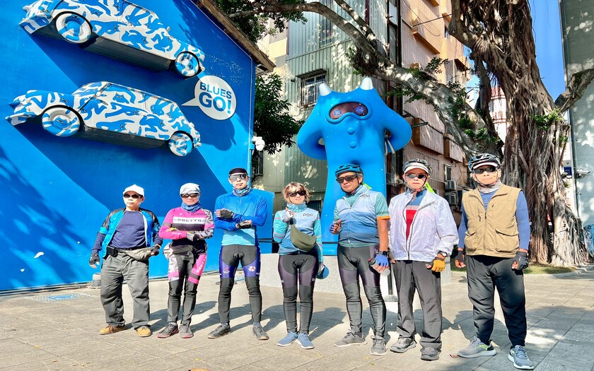 CyclingTaiwan,CyclingAdventure,單車看見台灣,台灣旅遊,單車騎行台灣,海外車友遊台灣,嘉南山海美景美食, 台灣歷史博物館,藍晒圖文創園區,黑橋牌香腸博物館,施家小卷米粉,黃金海岸,興達港情人碼頭,虱目魚丸,牛肉湯,歸仁太陽能樹,嘉南文化騎旅,美食單車之旅