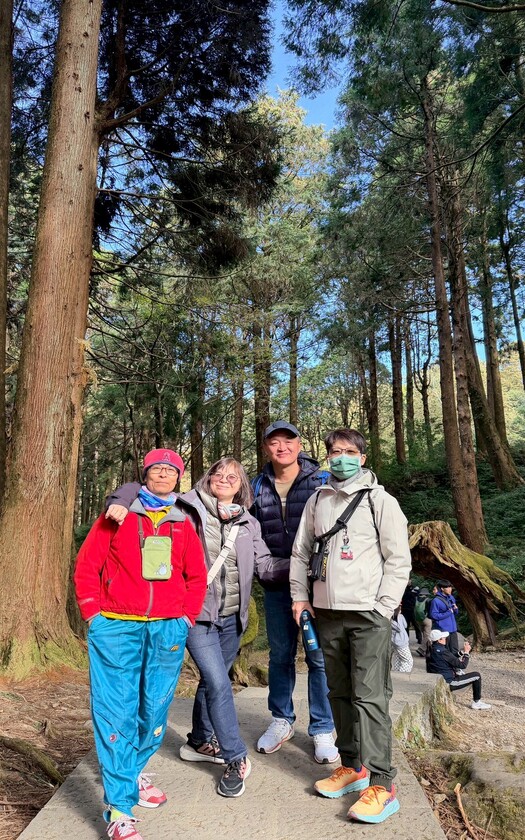 CyclingTaiwan,CyclingAdventure,單車看見台灣,台灣旅遊,單車騎行台灣,海外車友遊台灣,阿里山雙鐵,專案團,阿里山雙鐵,鐵道鐵馬,阿里山森林鐵路,祝山日出,祝山線,檜木列車,沼平車站,姊妹潭,受鎮宮,奮起湖便當