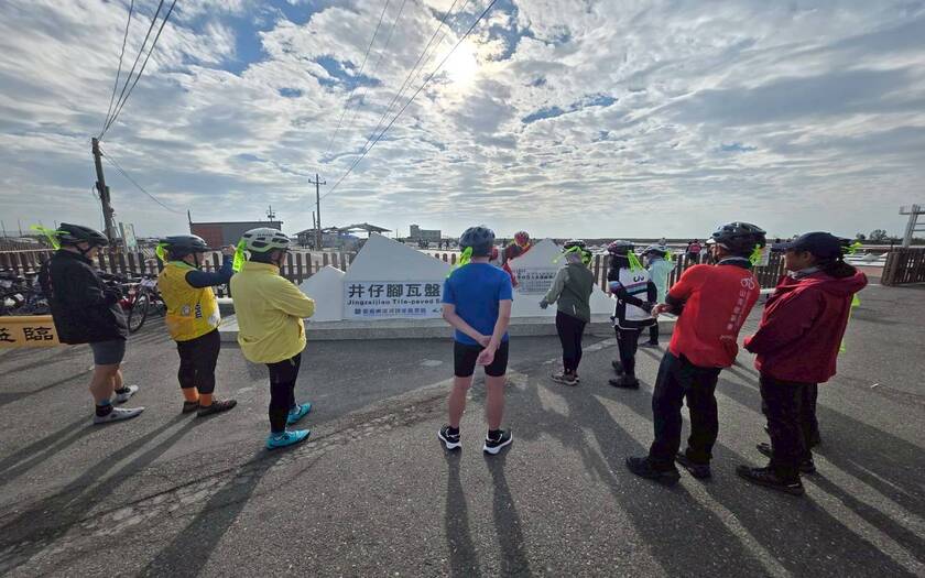 CyclingTaiwan,CyclingAdventure,單車看見台灣,台灣旅遊,單車騎行台灣,海外車友遊台灣,嘉南美景饗騎,跨年騎行,義竹雙古厝,北門水晶教堂,井仔腳瓦盤鹽田,青鯤鯓鹽田,七股,黑琵食堂