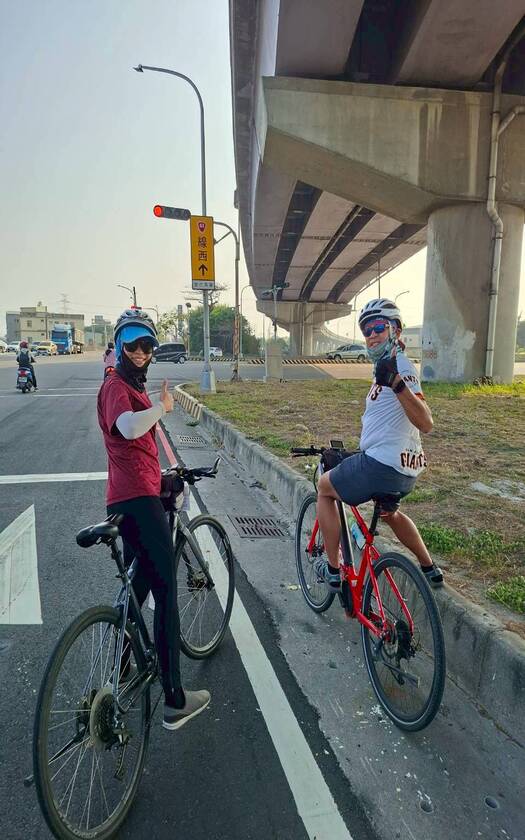 CyclingTaiwan,CyclingAdventure,單車看見台灣,台灣旅遊,海外車友騎台灣,台61西濱公路,十七公里海岸線,大山車站,新埔車站,西湖溪自行車鐵橋,通霄精鹽廠,大安龜殼生態公園,鹿港老街