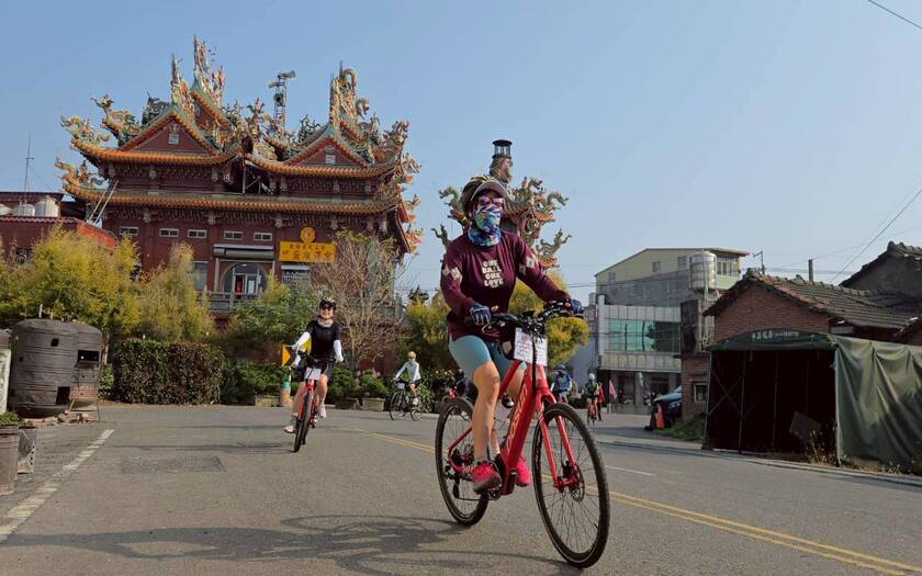 CyclingTaiwan,CyclingAdventure,單車看見台灣,台灣旅遊,海外車友騎台灣,埔鹽順澤宮,濁水溪,溪州大橋,民雄星巴克,北回歸線,後壁車站,南科贊美酒店