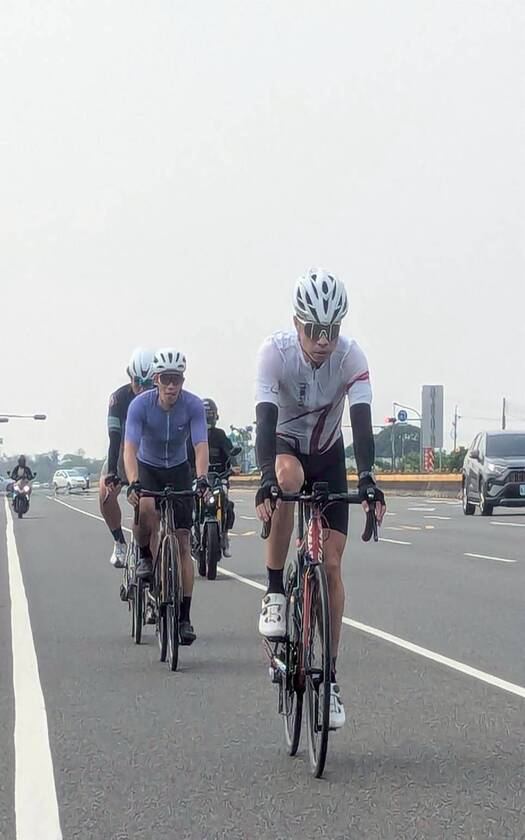 CyclingTaiwan,CyclingAdventure,單車看見台灣,台灣旅遊,海外車友騎台灣,脊梁山脈雙塔,剖地瓜,高樹童玩國小,鍾理和故居,屏科大,吾拉魯滋部落,萬金聖母聖殿,林后泗林綠色隧道,台1線