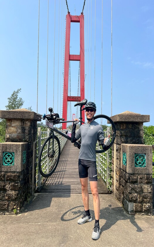 CyclingTaiwan,CyclingAdventure,單車看見台灣,台灣旅遊,海外車友騎台灣,東北角雙塔, 三貂角燈塔,舊草嶺隧道,福隆便當,龍門大橋,貢寮車站,梅竹蹊自行車道