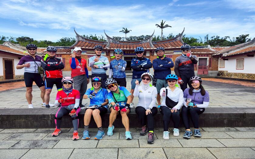 CyclingTaiwan,CyclingAdventure,單車看見台灣,台灣旅遊,單車環島,海外車友騎台灣,新月橋,三鶯龍窯橋,中庄調整池,三坑自然生態公園,關西仙草博物館,新埔遊客中心,劉氏雙堂屋