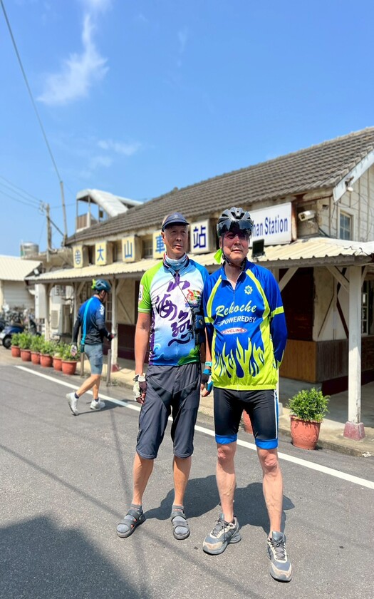 CyclingTaiwan,CyclingAdventure,單車看見台灣,台灣旅遊,單車環島,海外車友騎台灣,台61線,南港賞鳥區,17公里海岸線,大山車站,西湖溪自行車鐵橋,貝化石層,白沙屯,新埔車站,通霄,鹿港,鹿港阿南師