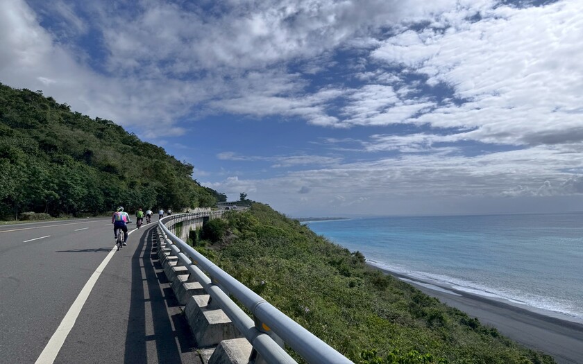CyclingTaiwan,CyclingAdventure,單車看見台灣,台灣旅遊,東海岸深度探騎,專案團,海外車友騎台灣,金崙景觀大橋,千禧曙光紀念園區,卡大地布部落,豐源國小,小野柳,都蘭紅糖文化園區,金樽海岸,叭嗡嗡海岸道路,成功豆花,太平洋騎旅