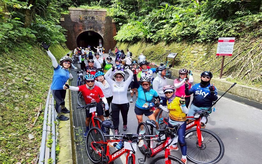 CyclingTaiwan,CyclingAdventure,單車看見台灣,台灣旅遊,單車環島,海外車友騎台灣,蘭陽博物館,舊草嶺隧道,福隆車站,雙溪荷花園,平溪老街,菁桐天燈館,淡蘭吊橋,台灣環島之旅
