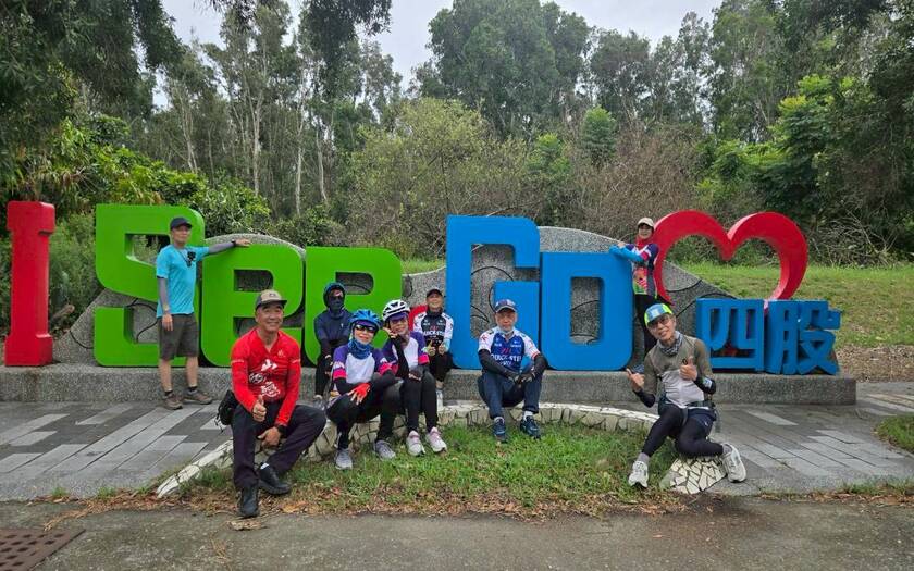 CyclingTaiwan,CyclingAdventure,單車看見台灣,台灣旅遊,嘉南美食美景尋騎,嘉義太保東石環騎,東石漁人碼頭,東石水中古厝,鰲鼓濕地,用九柑仔店,朴子溪自行車道,蒜鰲自行車道,阿勃勒花道,故宮三寶地景藝術,蒜頭糖廠