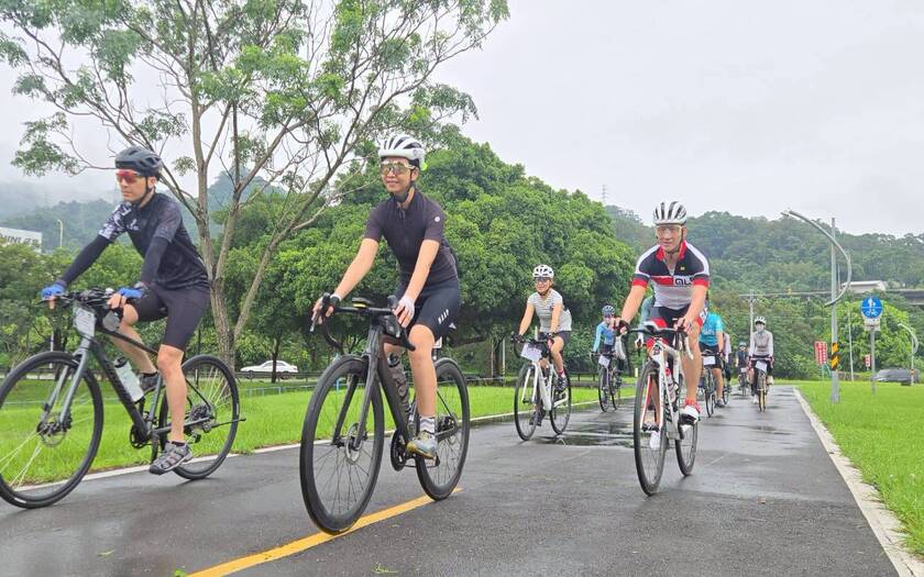 CyclingTaiwan,CyclingAdventure,單車看見台灣,台灣旅遊,biketour,專案團,經典單車環島,Moxa,四零四科技,新月橋,金城武樹,三鶯龍窯橋,中庄調整池,三坑自然生態公園,關西仙草博物館,新埔遊客中心,或者書店,新瓦屋客家文化保存區