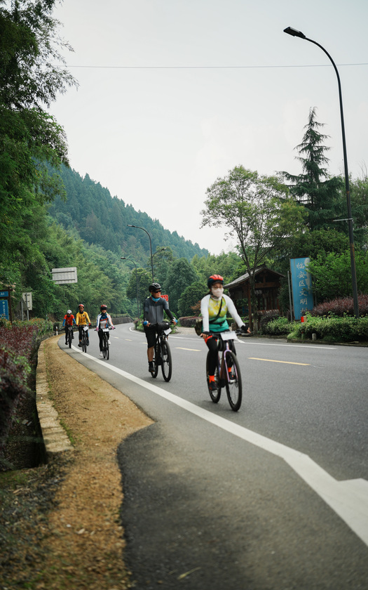 CyclingTaiwan,CyclingAdventure,單車看見世界,大陸旅遊,biketour,單車自由行,杭韻浙西,水墨江南單車自由行,臨安旅行,青山湖水上森林,池杉,落羽杉,皮划艇,昌化刀切麵,非遺美食,柳溪江,昌文線,淳北山水綠道,河橋古鎮,徽派老街,湍口溫泉,單車旅行,中國單車旅行