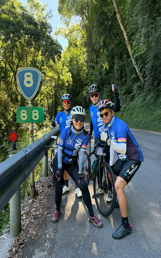 CyclingTaiwan,CyclingAdventure,單車看見台灣,台灣旅遊,biketour,北進武嶺,武嶺挑戰,梨山,台8線,大禹嶺,合歡山,合歡山管理站,松雪樓,武嶺,台灣公路最高點,武嶺證書,武嶺獎牌,全台最高全家,埔里,山岳騎旅,單車旅行,台灣單車旅行