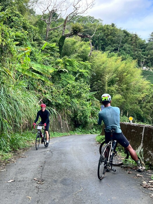 CyclingTaiwan,CyclingAdventure,單車看見台灣,台灣旅遊,biketour,海外車友騎台灣,阿里山新雙鐵,鐵馬鐵道,阿里山林業鐵路,太平,巧雲小棧,龍王金殿,太興飛瀑,梨園寮車站,交力坪車站,雲潭瀑布,水社寮車站,檜木列車,圓潭自然生態園區,瑞里綠色隧道,青葉山莊,阿里山騎旅,台灣單車旅行