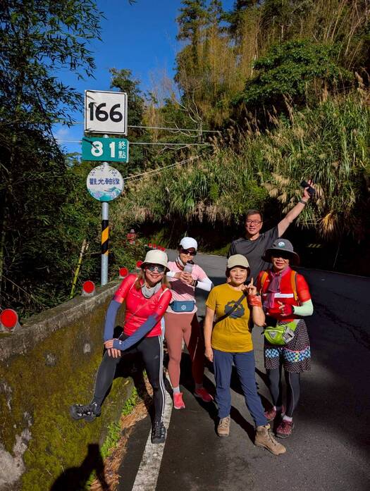 CyclingTaiwan,CyclingAdventure,單車看見台灣,台灣旅遊,biketour,海外車友騎台灣,阿里山新雙鐵,鐵馬鐵道,阿里山林業鐵路,瑞太古道,孟宗竹林,來吉部落,哈娜廚房,得恩亞納,得恩亞納合掌村,鄒族部落,多林車站,大凍山,小百岳,奮起湖車站,奮起湖老街,奮起湖便當,四方竹,阿里山騎旅,台灣單車旅行