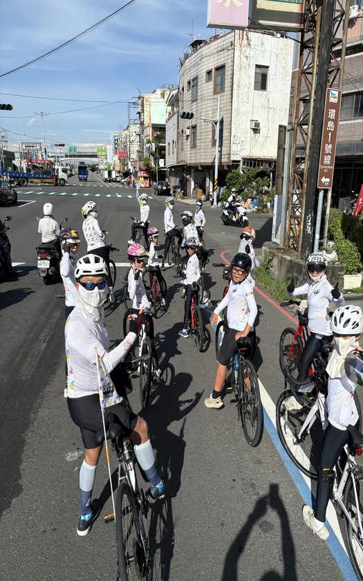 CyclingTaiwan,CyclingAdventure,單車看見台灣,台灣旅遊,biketour,專案團,小鐵人探險隊,小鐵人環島,單車環島,環島壯遊蘇花9日,善化,枋寮,新化老街,新化武德殿,大目降文化園區,關廟,岡山,鳥松布農餐廳,萬大大橋,高屏溪,潮州燒冷冰,冷熱冰,佳冬戰備跑道,枋客文旅,活蟹之家,蒸籠海鮮,親子單車旅行,兒童單車環島,台灣單車旅行