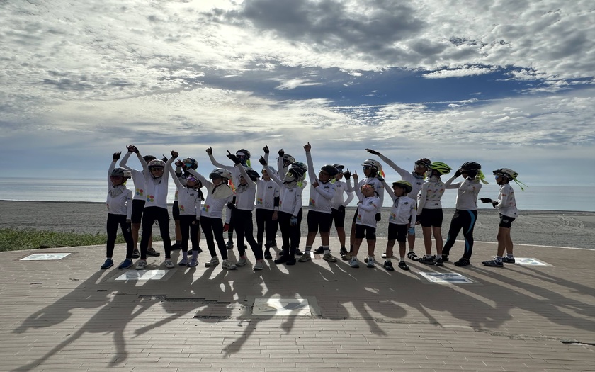 CyclingTaiwan,CyclingAdventure,單車看見台灣,台灣旅遊,biketour,專案團,小鐵人探險隊,小鐵人環島,單車環島,環島壯遊蘇花9日,太麻里,安通,千禧曙光紀念園區,華源海灣,卡大地布部落,知本,十股綠色隧道,瑞源車站,關山米國學校,割稻飯,花東縱谷,池上大橋,富里稻草藝術景觀區,安通溫泉,美人湯,親子單車旅行,兒童單車環島,台灣單車旅行
