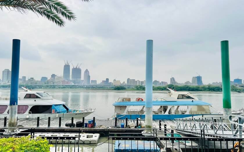 CyclingTaiwan,CyclingAdventure,單車看見台灣,台灣旅遊,biketour,海外車友騎台灣,三日環台騎跡,環小台灣,單車百岳,單車旅行,台灣騎旅,新月橋,大漢溪左岸自行車道,五股濕地,關渡大橋,八里渡船頭,八里婚紗廣場,西濱景觀公路,白沙岬燈塔,新屋綠色走廊,南寮,香港車友,台灣單車旅行