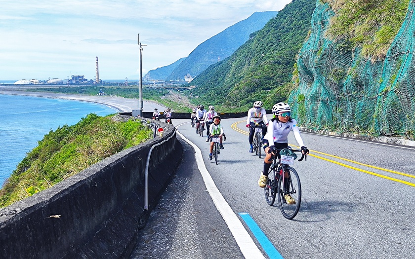 CyclingTaiwan,CyclingAdventure,單車看見台灣,台灣旅遊,biketour,專案團,小鐵人探險隊,小鐵人環島,單車環島,環島壯遊蘇花9日,蘇花公路,單車鐵道,花蓮車站,漢本車站,漢本海洋驛站,谷風觀音石,南澳,東澳,開路先鋒爺,粉鳥林,烏岩角,南方澳觀景台,蘇澳港,壯圍沙丘公園,烏石港,蘭陽博物館,頭城,親子單車旅行,兒童單車環島,台灣單車旅行