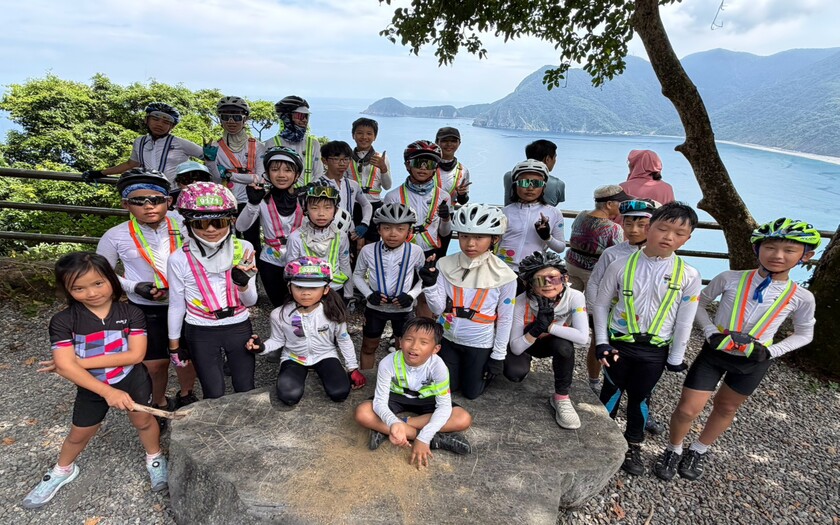 CyclingTaiwan,CyclingAdventure,單車看見台灣,台灣旅遊,biketour,專案團,小鐵人探險隊,小鐵人環島,單車環島,環島壯遊蘇花9日,蘇花公路,單車鐵道,花蓮車站,漢本車站,漢本海洋驛站,谷風觀音石,南澳,東澳,開路先鋒爺,粉鳥林,烏岩角,南方澳觀景台,蘇澳港,壯圍沙丘公園,烏石港,蘭陽博物館,頭城,親子單車旅行,兒童單車環島,台灣單車旅行