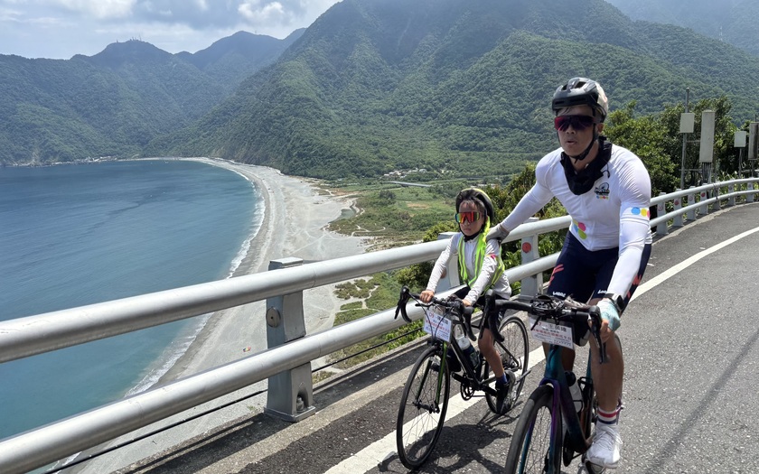 CyclingTaiwan,CyclingAdventure,單車看見台灣,台灣旅遊,biketour,專案團,小鐵人探險隊,小鐵人環島,單車環島,環島壯遊蘇花9日,蘇花公路,單車鐵道,花蓮車站,漢本車站,漢本海洋驛站,谷風觀音石,南澳,東澳,開路先鋒爺,粉鳥林,烏岩角,南方澳觀景台,蘇澳港,壯圍沙丘公園,烏石港,蘭陽博物館,頭城,親子單車旅行,兒童單車環島,台灣單車旅行