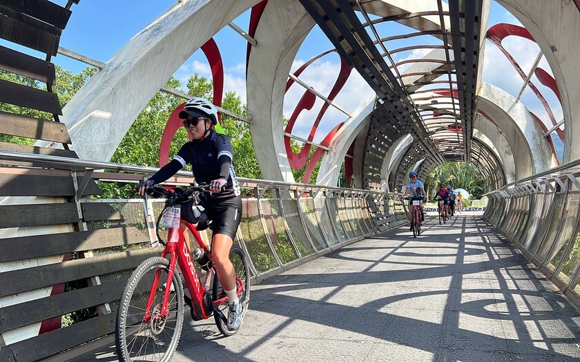 CyclingTaiwan,CyclingAdventure,單車看見台灣,台灣旅遊,biketour,海外車友騎台灣,三日環台騎跡,環小台灣,單車百岳,水濂洞,參山國家風景區,獅頭山,浪漫台3線,臺三線客庄浪漫大道,客庄旅行,三坑自然公園,大溪橋,中庄調整池,鶯歌龍窯橋,大漢溪左岸自行車道,樹林金城武樹,新月景觀橋,香港車友,台灣公路騎行,台灣單車旅行