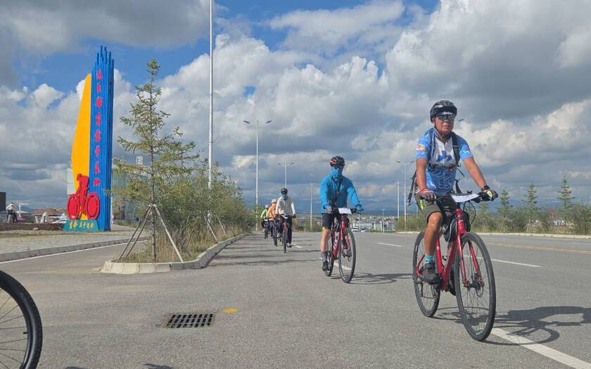 CyclingTaiwan,CyclingAdventure,單車看見台灣,大陸旅遊,biketour,海外車友騎大陸,青海湖高原壯闊藏地人文騎旅,青海湖單車旅行,單車看見世界,青海湖騎行,高原騎旅,藏地人文,塔爾寺,達玉部落,金沙灣,沙湖共生,藏式文化體驗,單車旅行,單車旅遊,高原第一騎