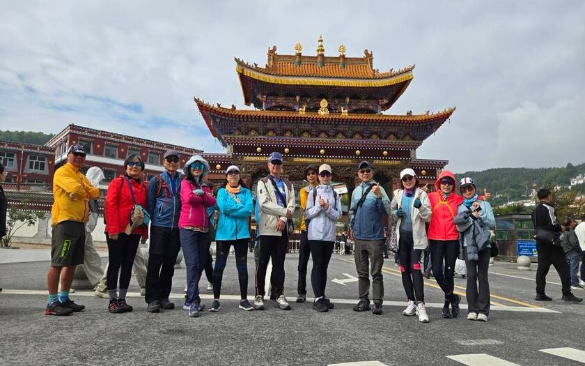 CyclingTaiwan,CyclingAdventure,單車看見台灣,大陸旅遊,biketour,海外車友騎大陸,青海湖高原壯闊藏地人文騎旅,青海湖單車旅行,單車看見世界,青海湖騎行,高原騎旅,藏地人文,塔爾寺,達玉部落,金沙灣,沙湖共生,藏式文化體驗,單車旅行,單車旅遊,高原第一騎