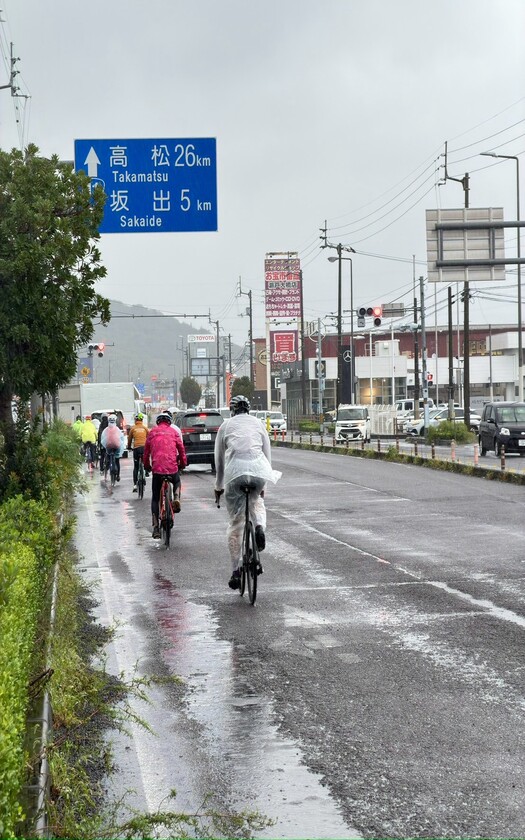 山海戀單車車友D3騎行新居濱經觀音寺至高松環四國路途中。